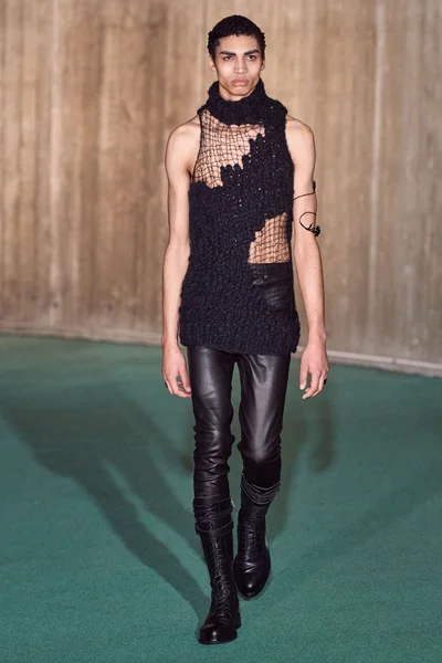 Look 40
